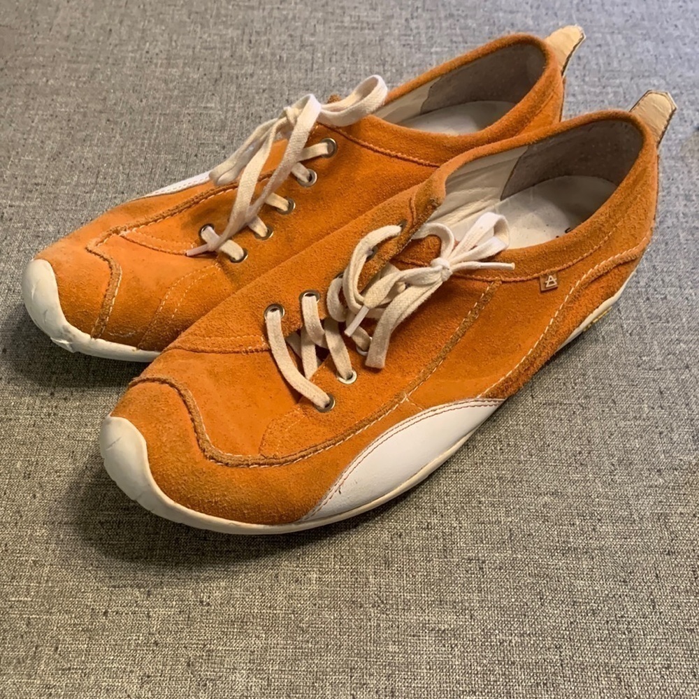 Mens Roy Hayes Studio Orange/Marigold Suede lace up shoes. Size 12.‌‌‌‌‌‌‌‌
